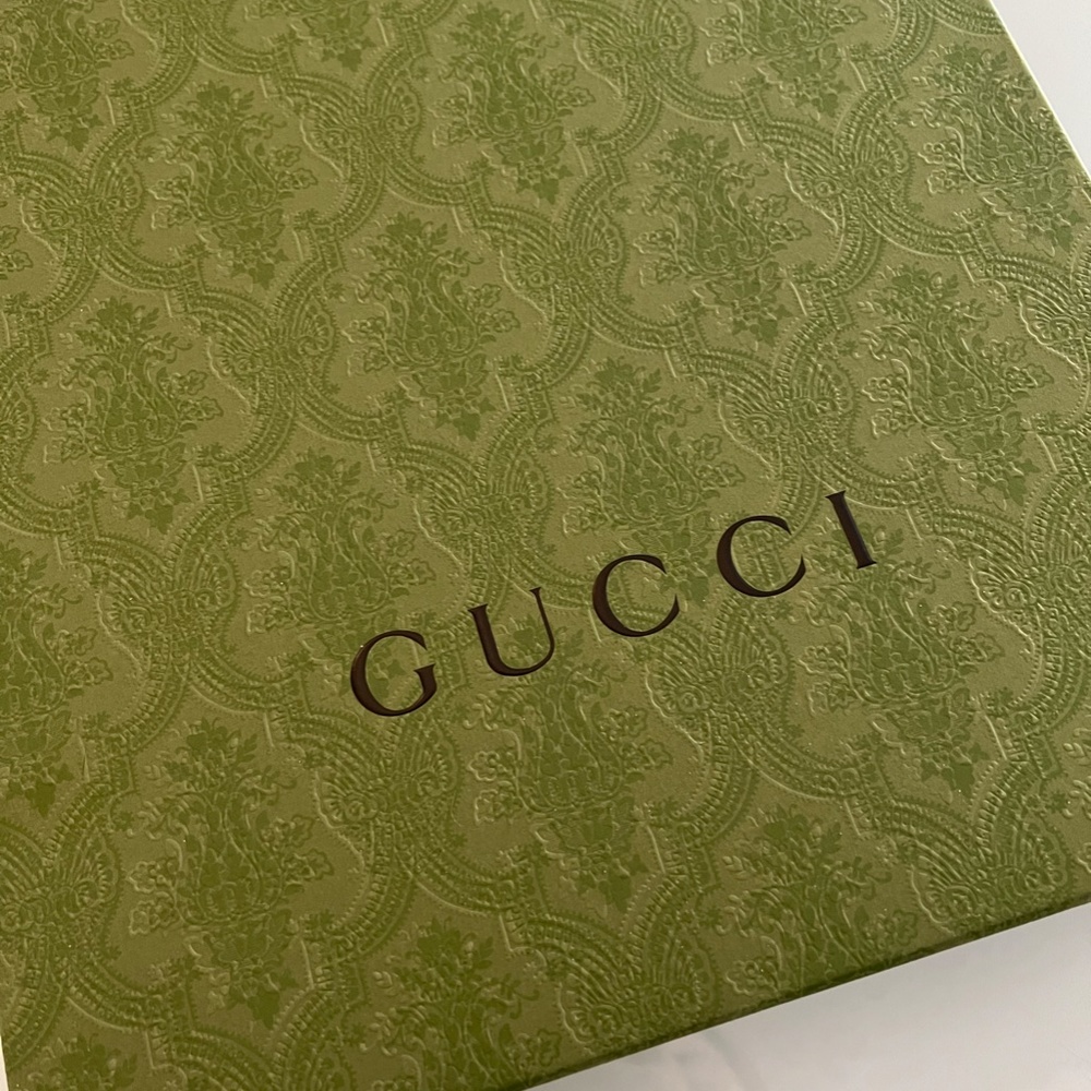 NWT Authentic Gucci Pet/Dog Sweater with Interlocking G - BRAND NEW IN GUCCI BOX - Picture 8 of 9